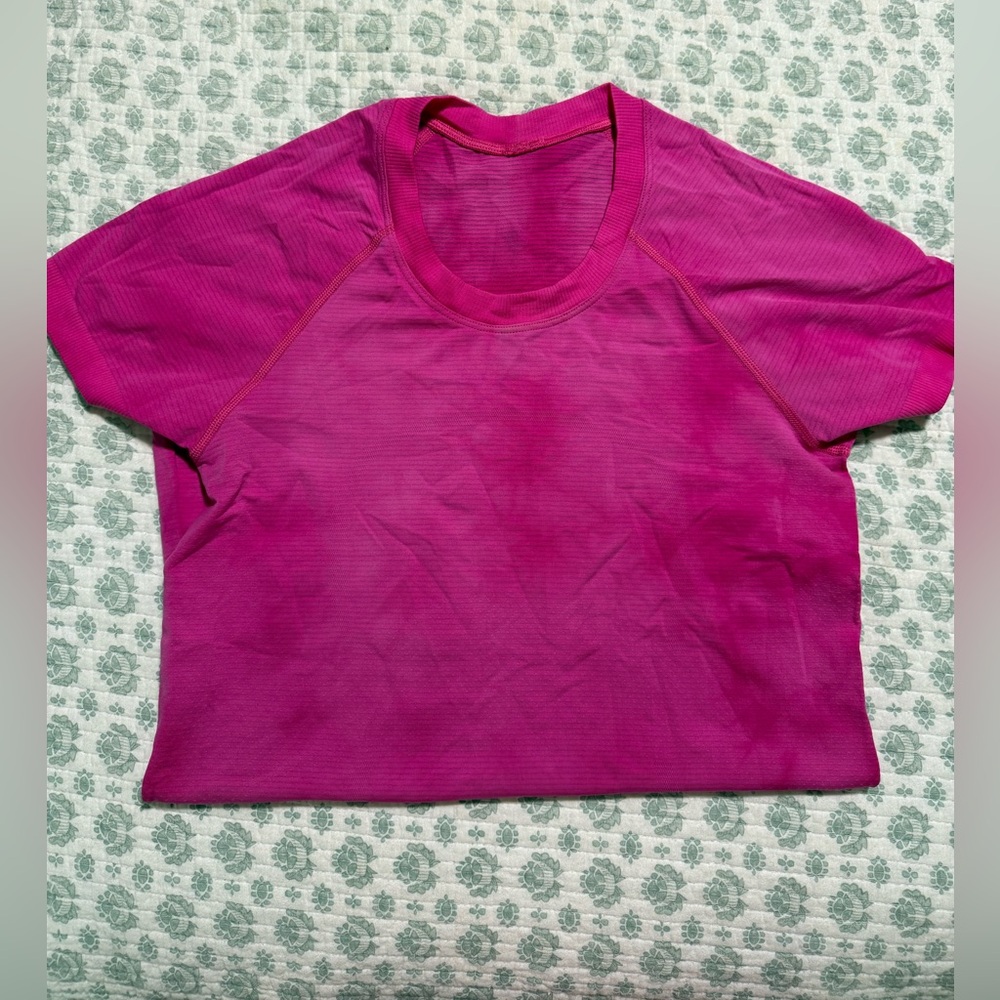 Women's Lululemon Swiftly Short Sleeve Shirt 
Pretty Hot Pink Size 6 barely worn